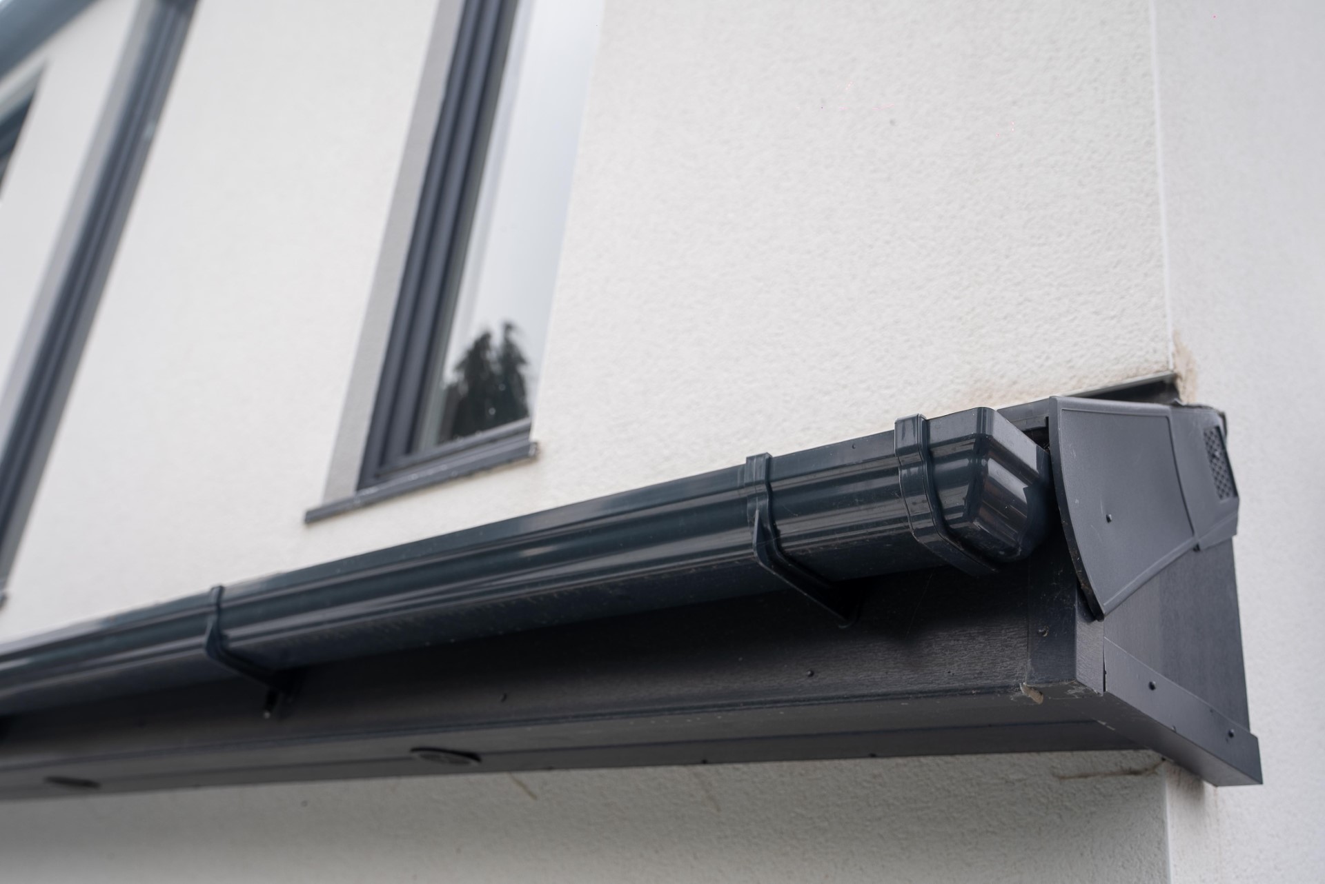 How to Install Square Line Guttering (Step by Step)